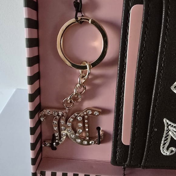 Juicy Couture Heritage Gift Set - Picture 3 of 4